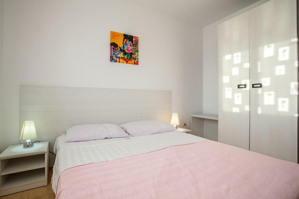 Apartments Jelena Ražanj Extérieur photo